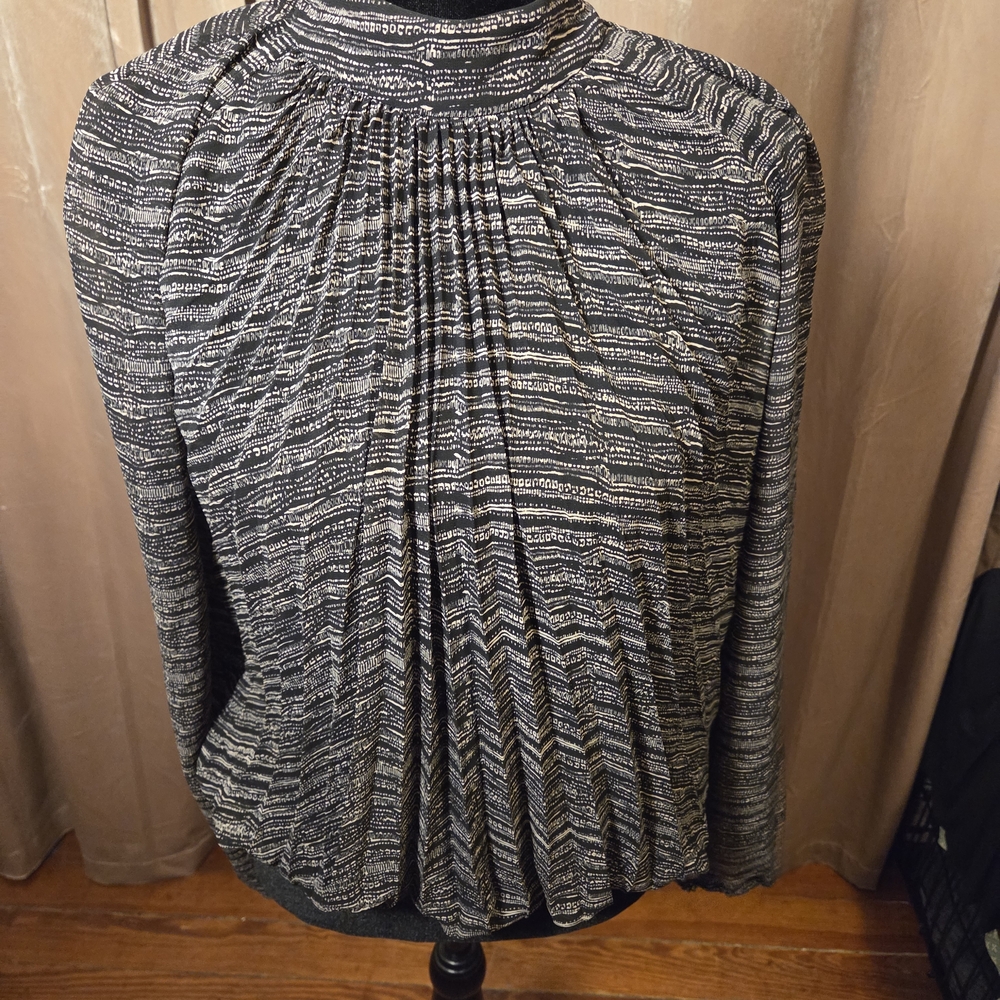 Elegant Black and White Women's Top